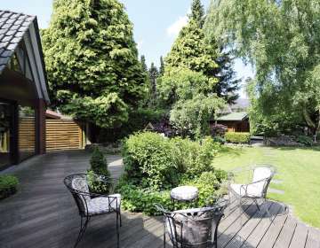 Garten mit Terrasse